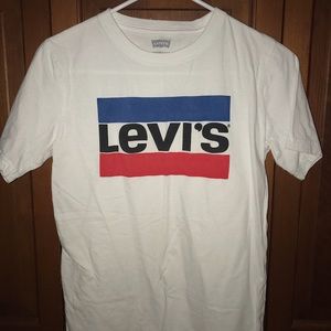 Kids/Juniors “Levi’s” T-shirt